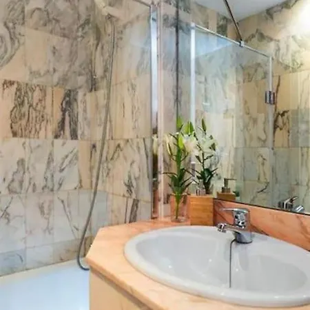 Penthouse O'donell Apartman *